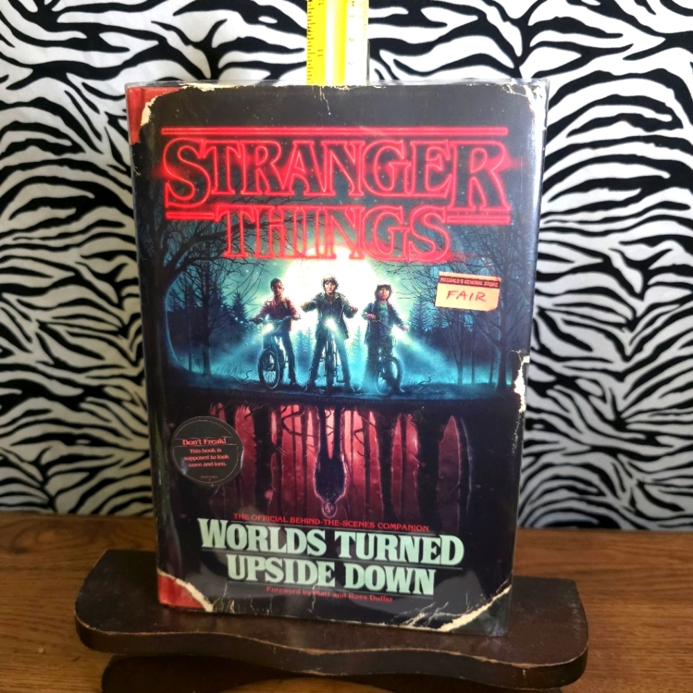 X BINRL1 0124 Thrifted Hard Cover 2018 Stranger Things Collectible Book